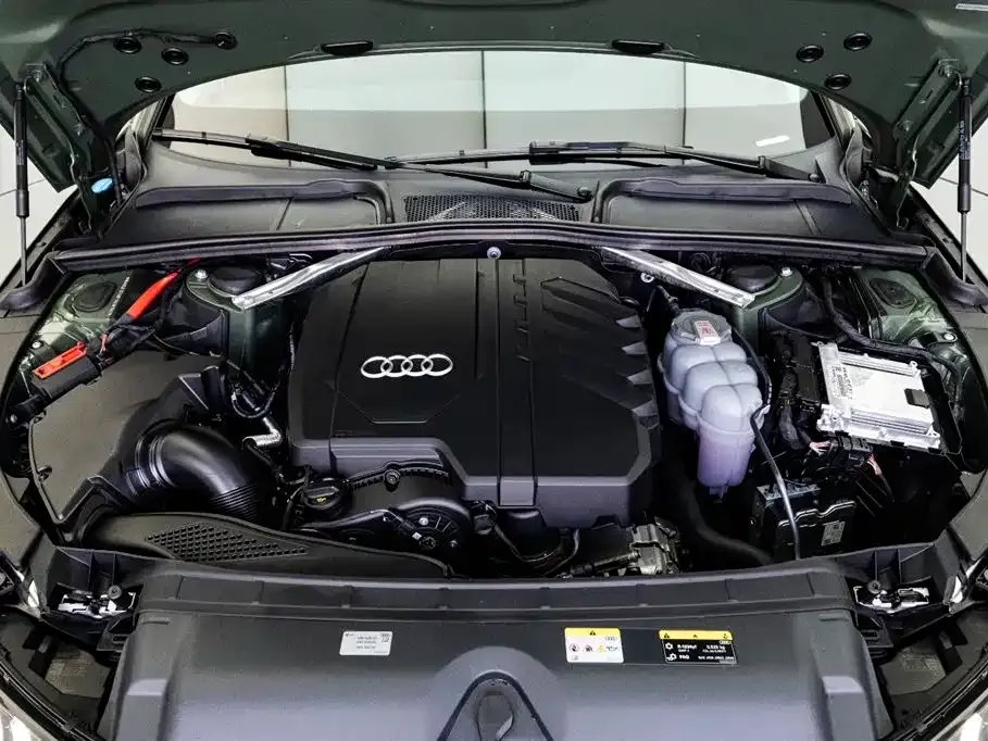 Audi A4 (Import) — фото 8