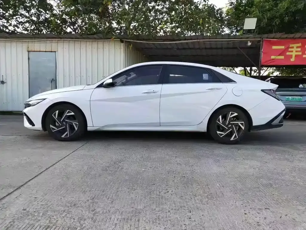Hyundai Elantra 2024 из CN, фото 8