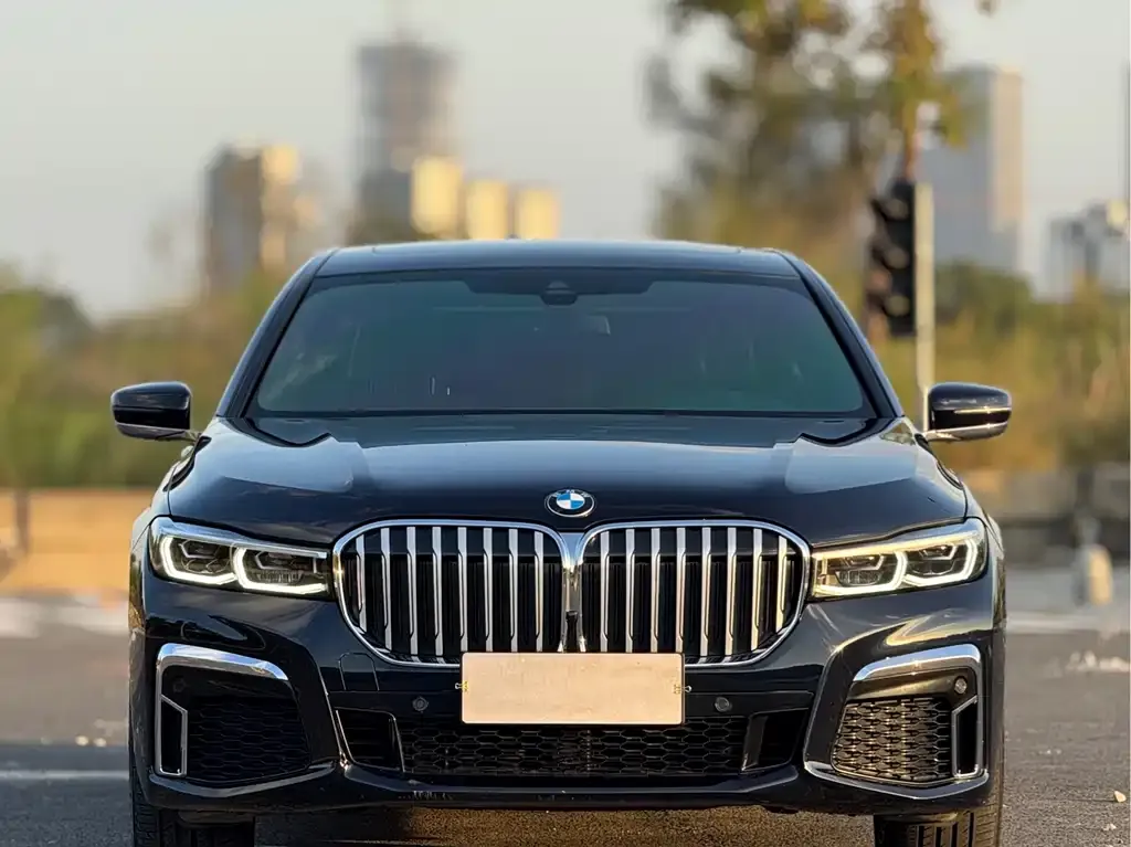 BMW 7 Series — фото 2