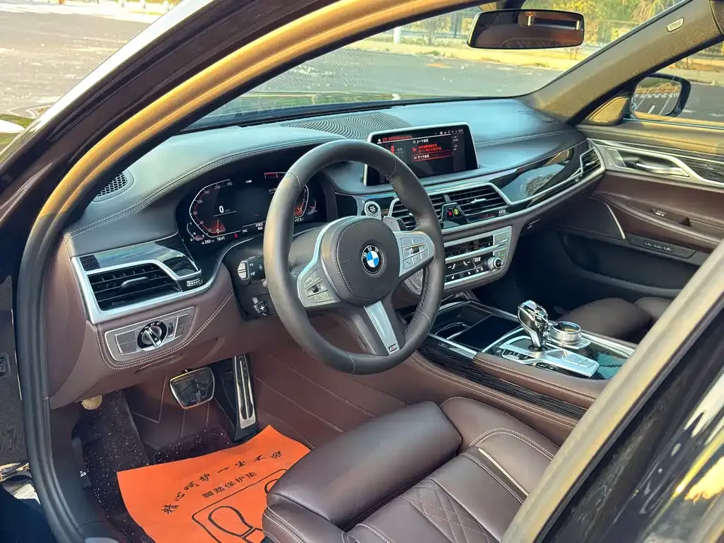 BMW 7 Series — фото 9