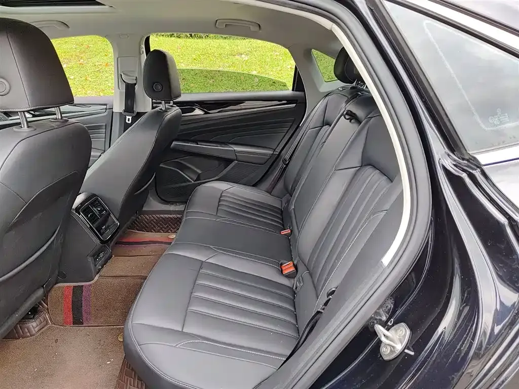 Volkswagen Passat 2024 из CN, фото 8
