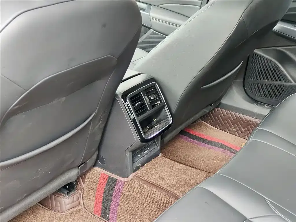 Volkswagen Passat 2024 из CN, фото 9