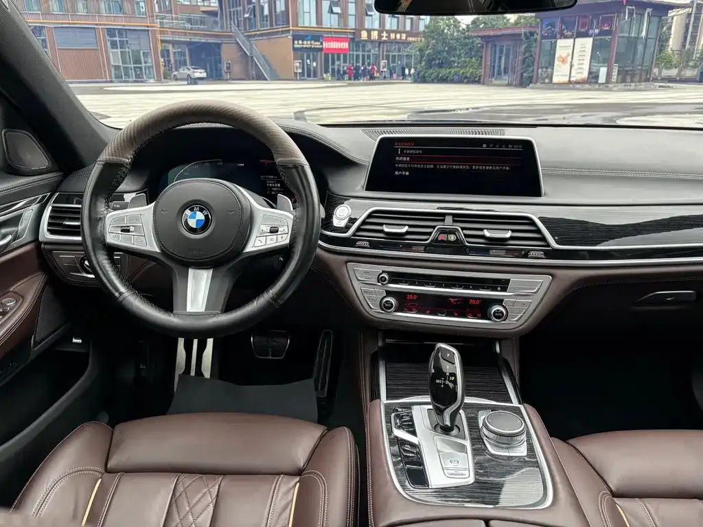 BMW 7 Series 2022 из CN, фото 5