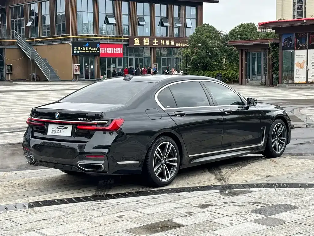 BMW 7 Series 2022 из CN, фото 8