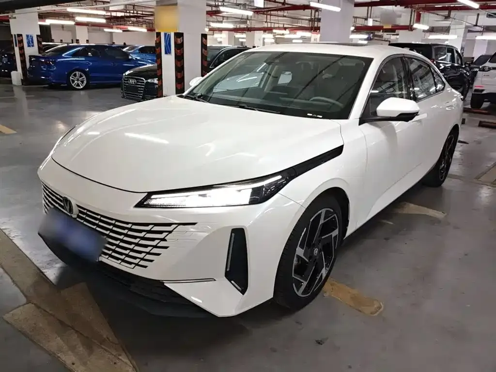 Changan Yida 2023 из CN, фото 1