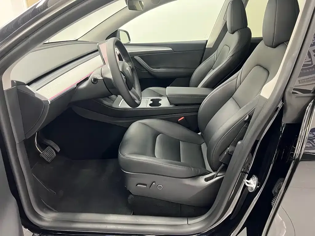 Tesla Model Y 2023 из CN, фото 7