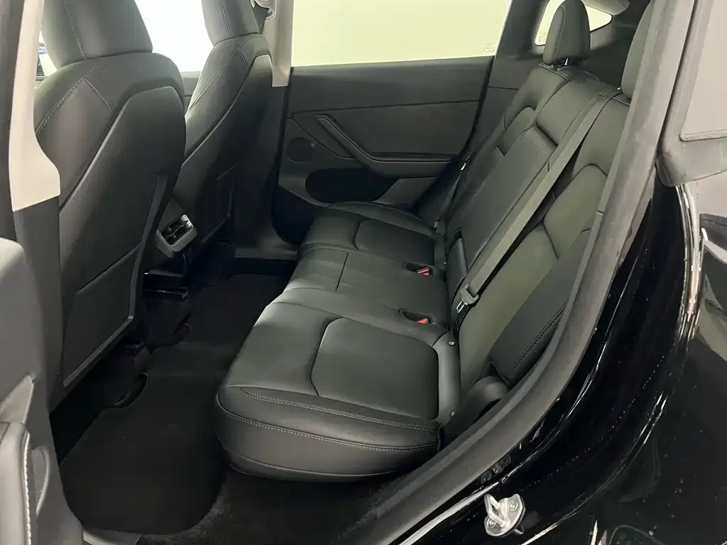 Tesla Model Y 2023 из CN, фото 8