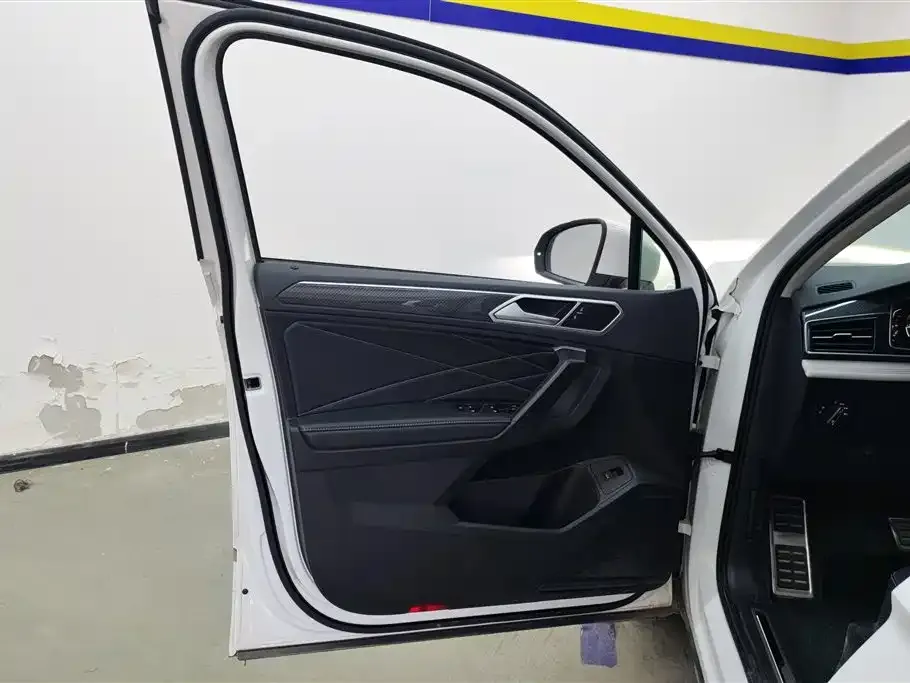 Volkswagen Tiguan L 2023 из CN, фото 7