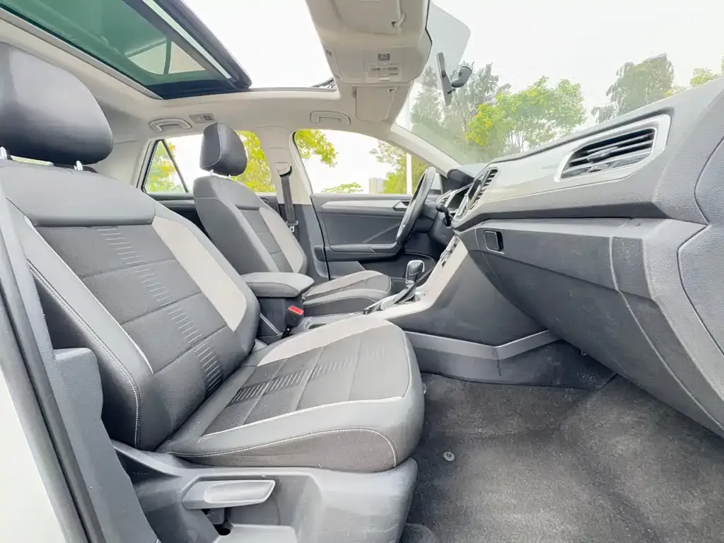 Volkswagen T-Roc 2023 из CN, фото 10