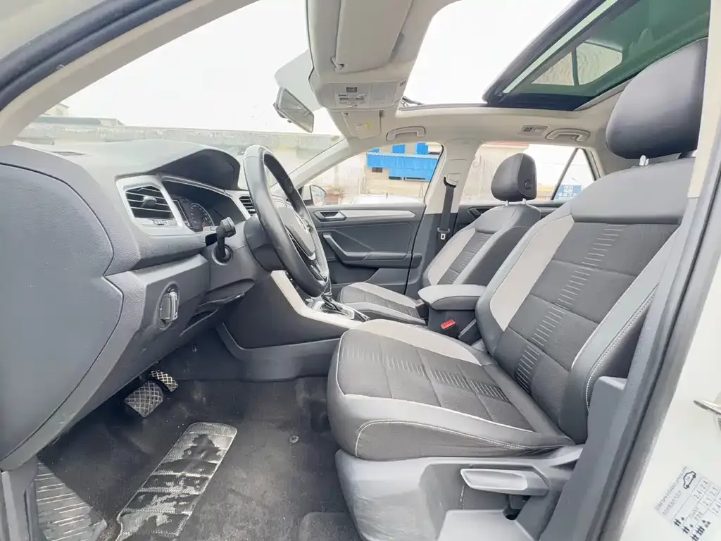 Volkswagen T-Roc 2023 из CN, фото 7