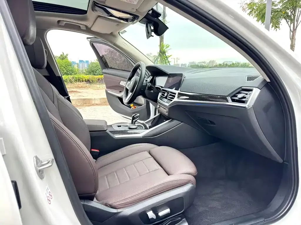 BMW 3 Series 2021 из CN, фото 6