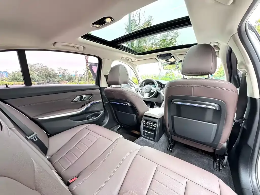 BMW 3 Series 2021 из CN, фото 7