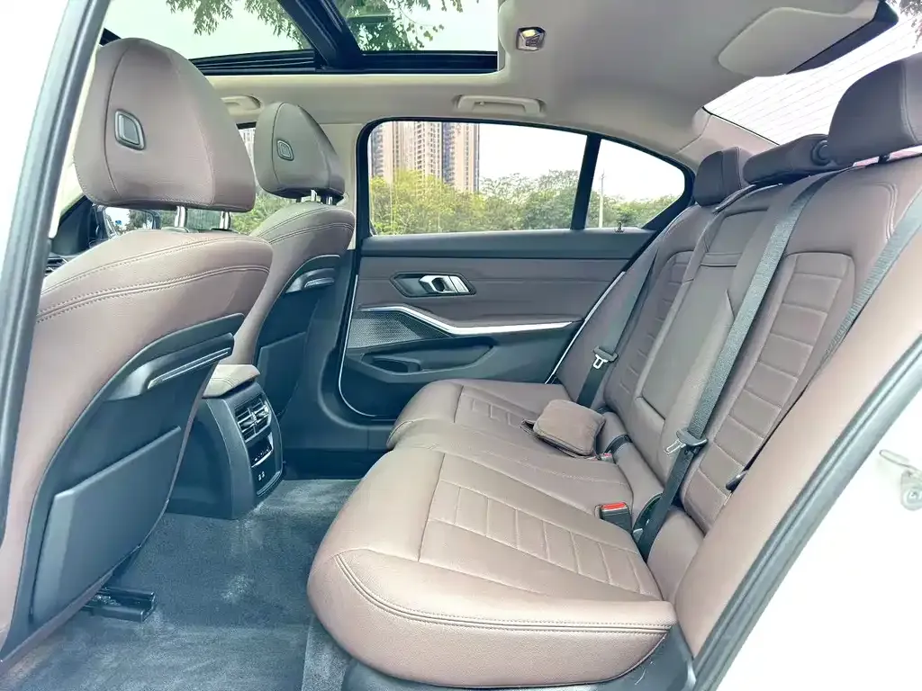 BMW 3 Series 2021 из CN, фото 8