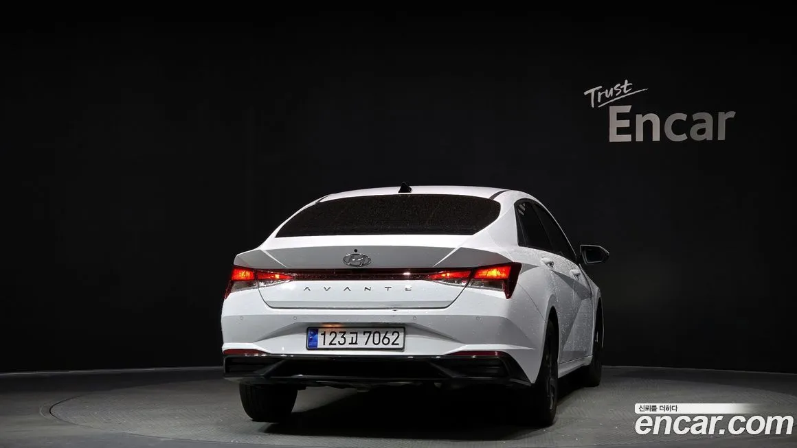 Hyundai AVANTE — фото 4