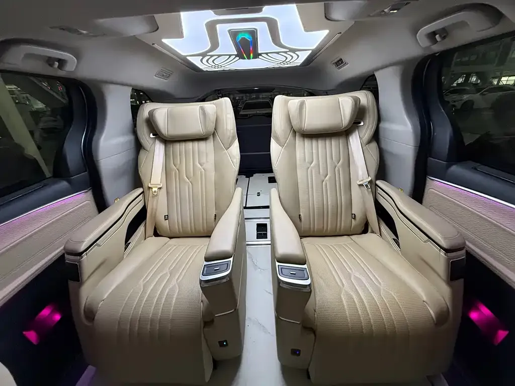 Toyota Sienna 2023 из CN, фото 8