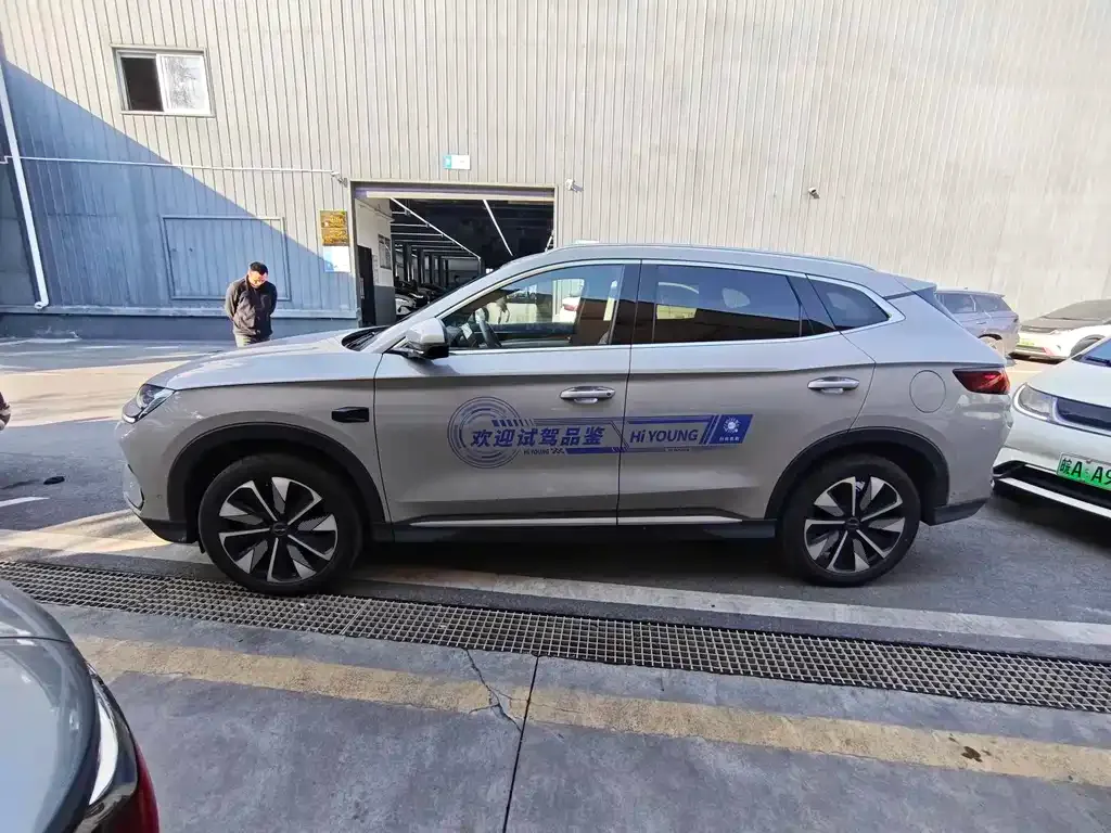 BYD PLUS New Energy — фото 4