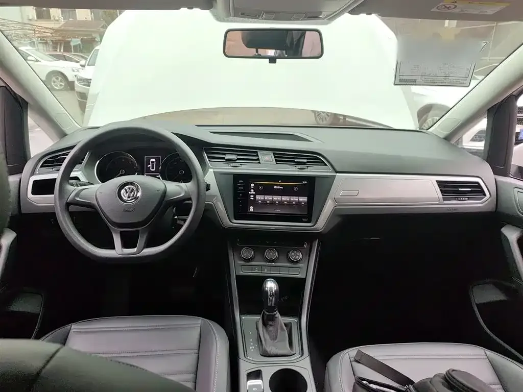 Volkswagen Touran 2021 из CN, фото 10