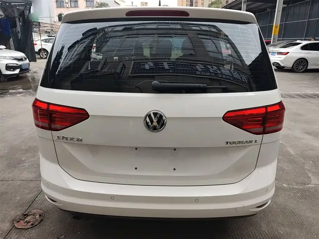 Volkswagen Touran 2021 из CN, фото 6