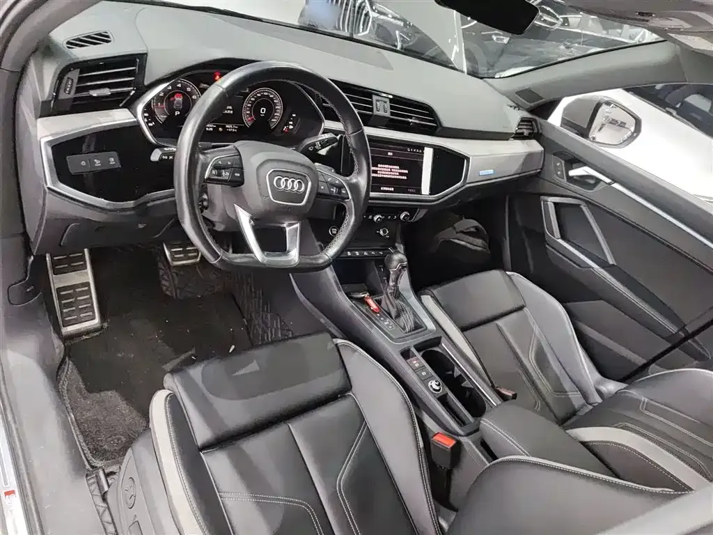 Audi Q3 — фото 10