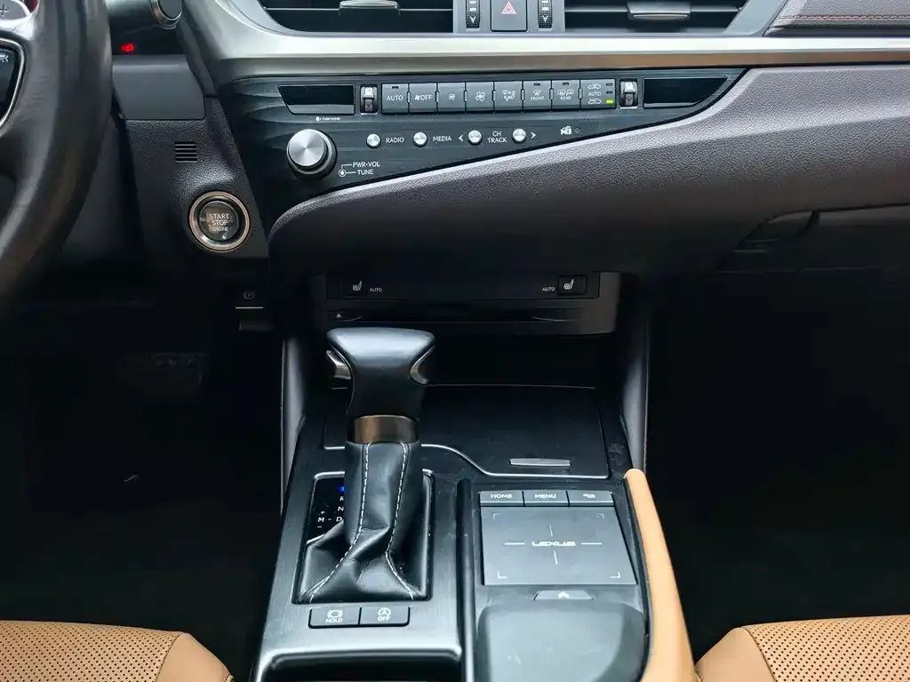 Lexus ES — фото 10