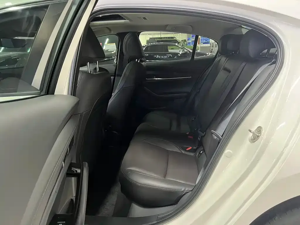 Mazda 3 Axela 2021 из CN, фото 5