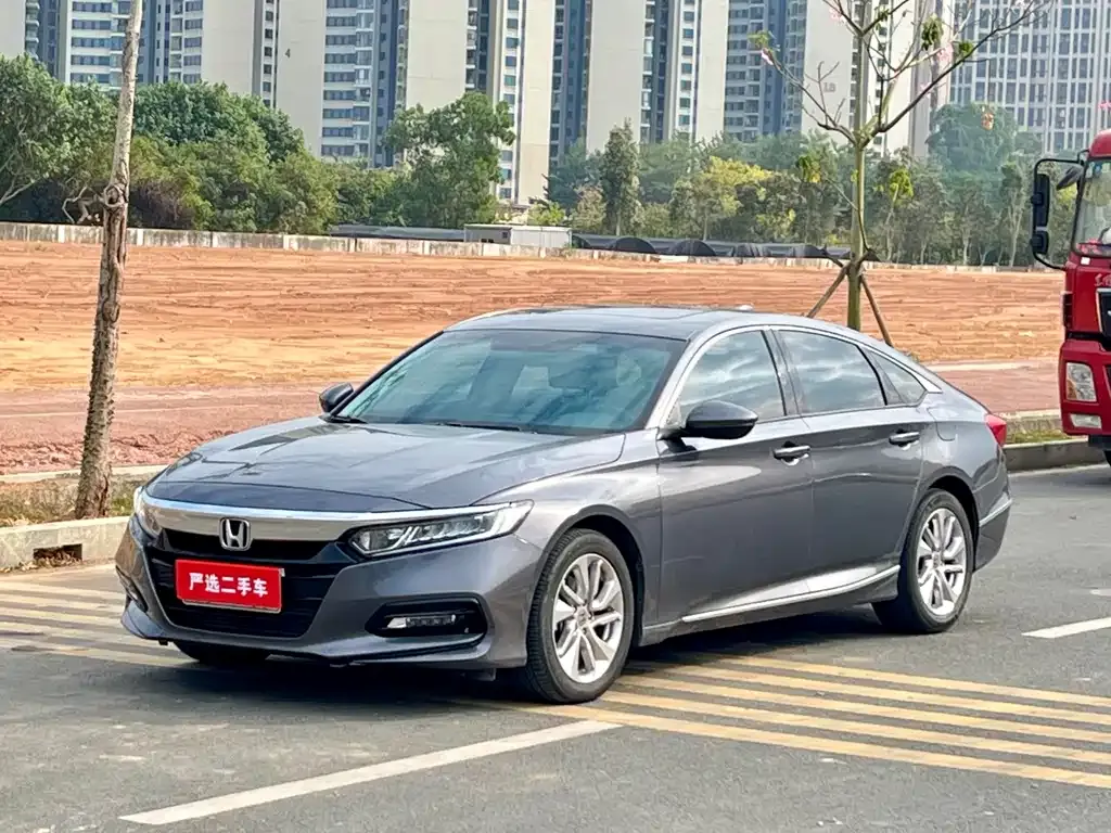 Honda Accord — фото 1