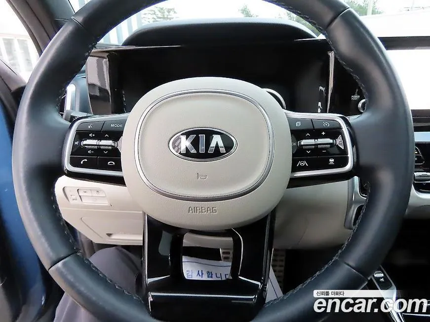 Kia Sorento — фото 6