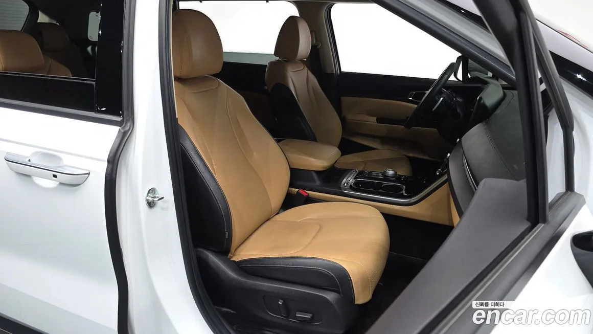 Kia Carnival — фото 10