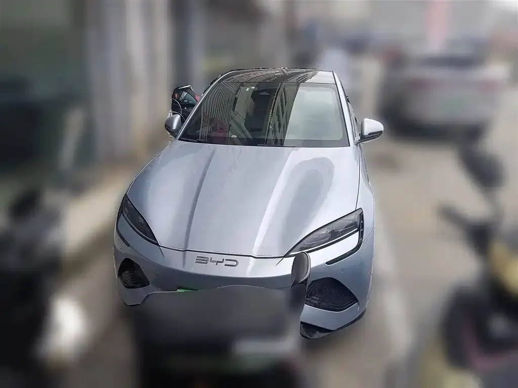 BYD Seal — фото 3