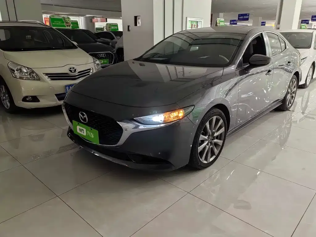 Mazda 3 Axela 2022 из CN, фото 1