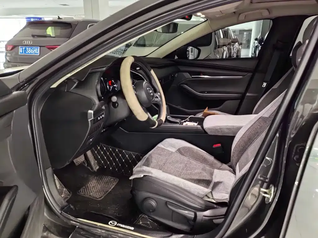 Mazda 3 Axela 2022 из CN, фото 10