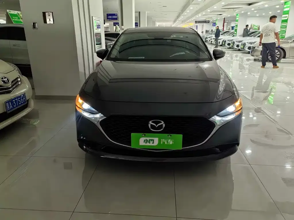 Mazda 3 Axela 2022 из CN, фото 2