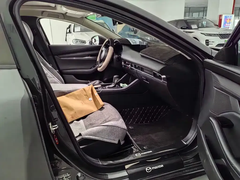 Mazda 3 Axela 2022 из CN, фото 5