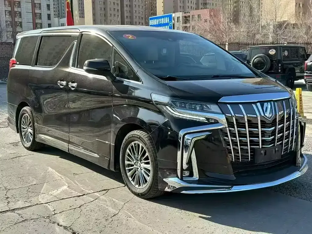 Toyota Alphard — фото 3