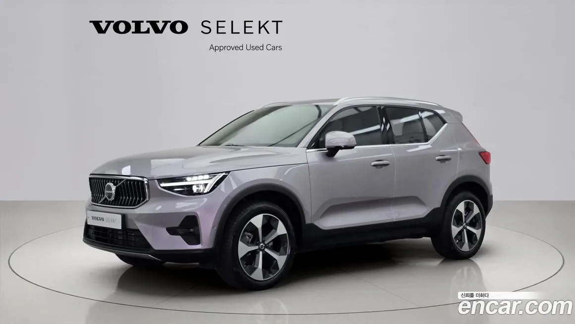 Volvo XC40 — фото 1