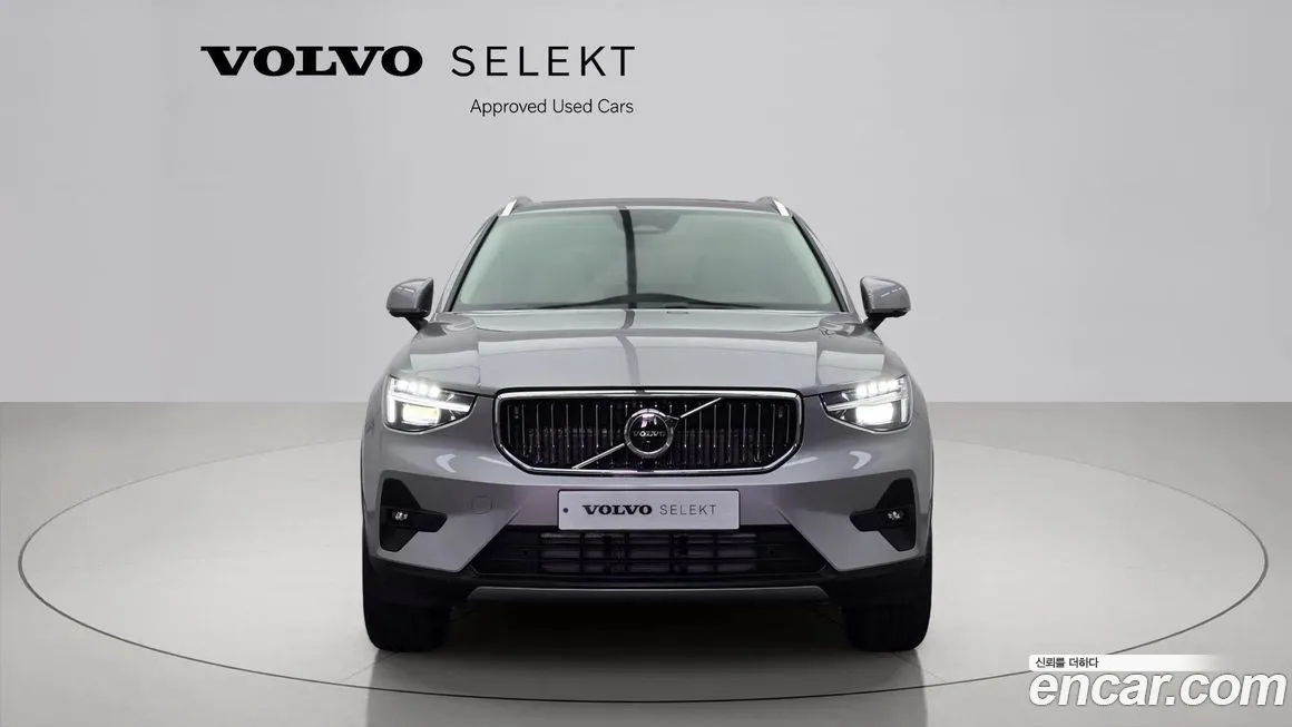 Volvo XC40 — фото 2
