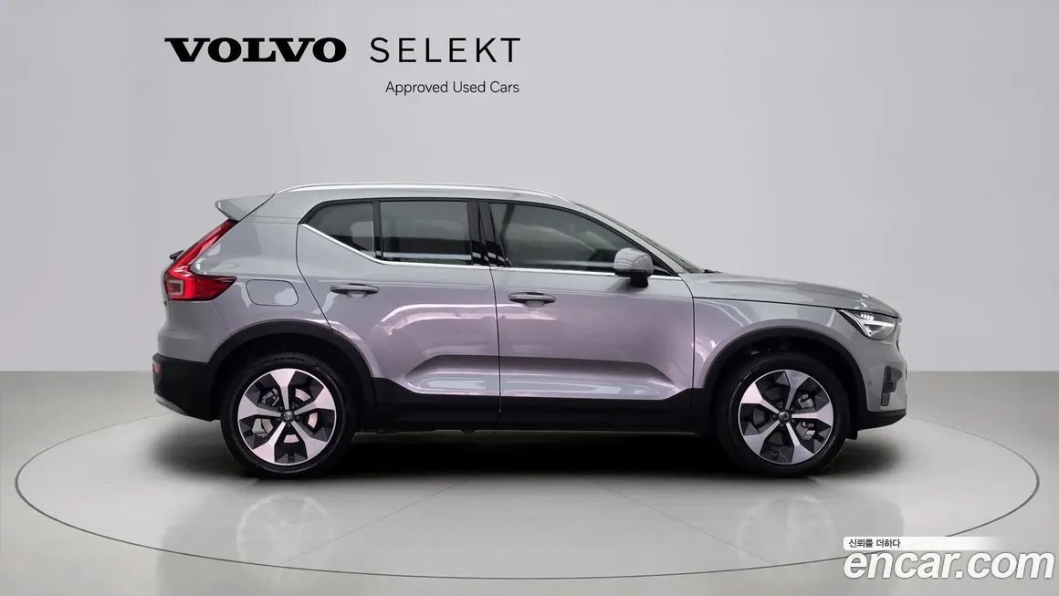 Volvo XC40 — фото 3