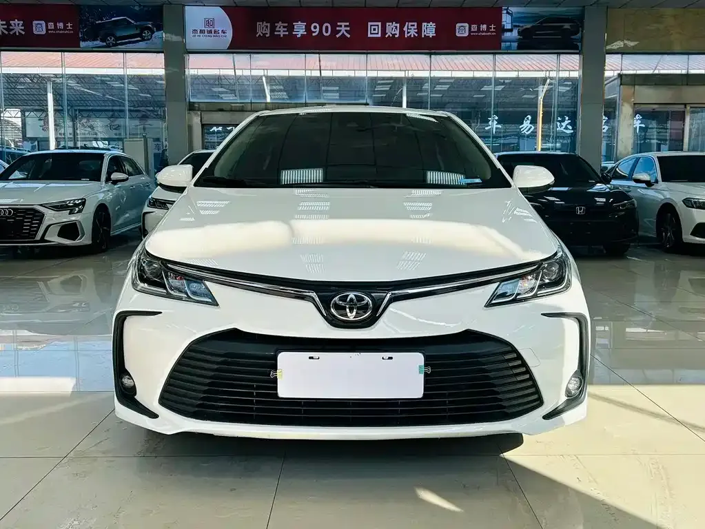 Toyota Corolla — фото 2