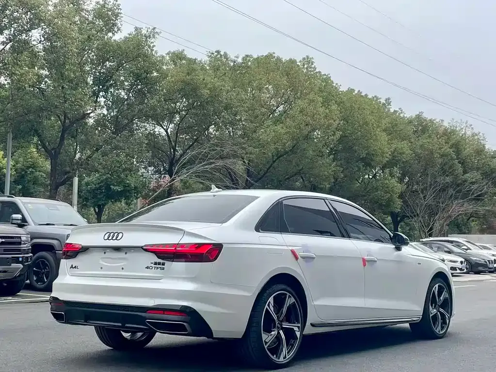 Audi A4L 2024 из CN, фото 7
