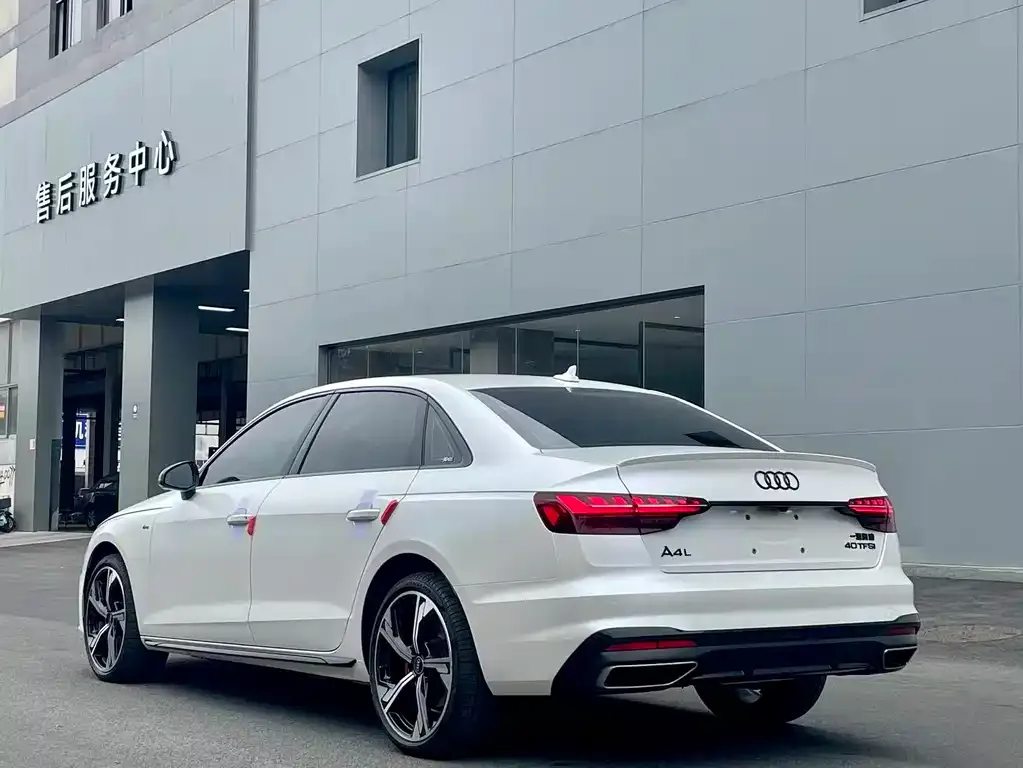 Audi A4L 2024 из CN, фото 9