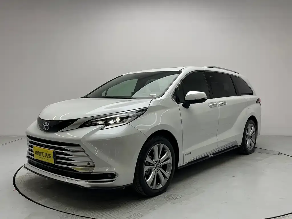 Toyota Sienna 2025 из CN, фото 1