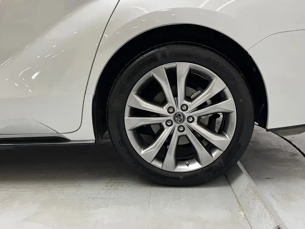 Toyota Sienna 2025 из CN, фото 6