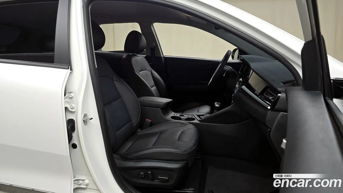 Kia Niro — фото 10