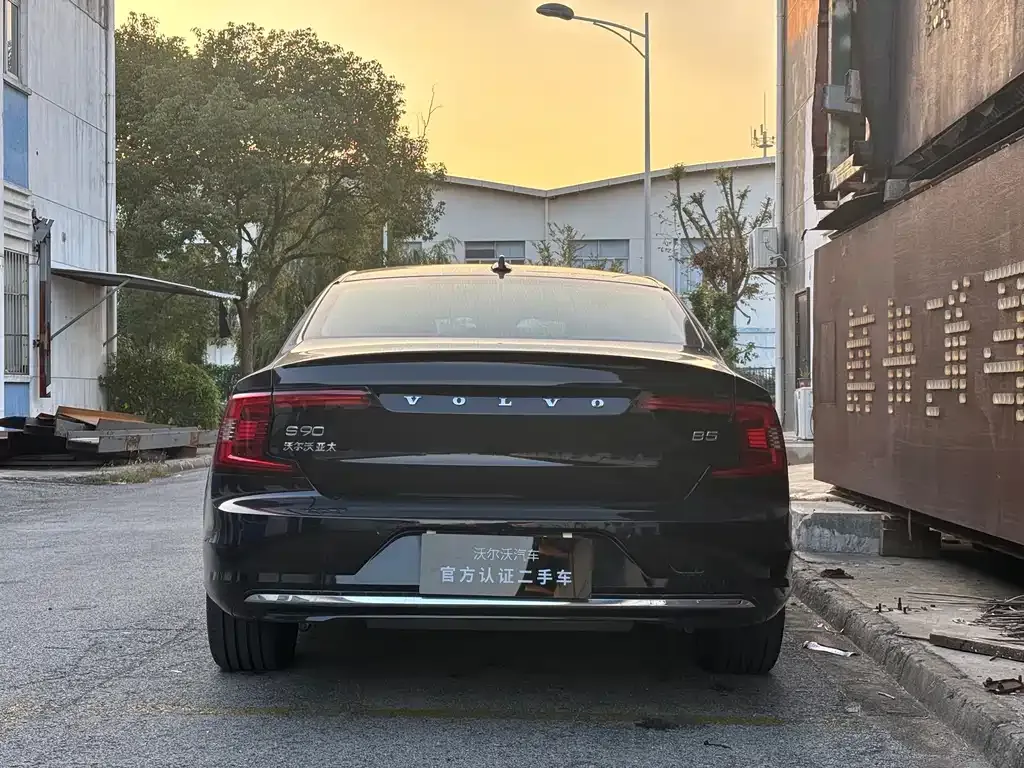 Volvo S90 2025 из CN, фото 5