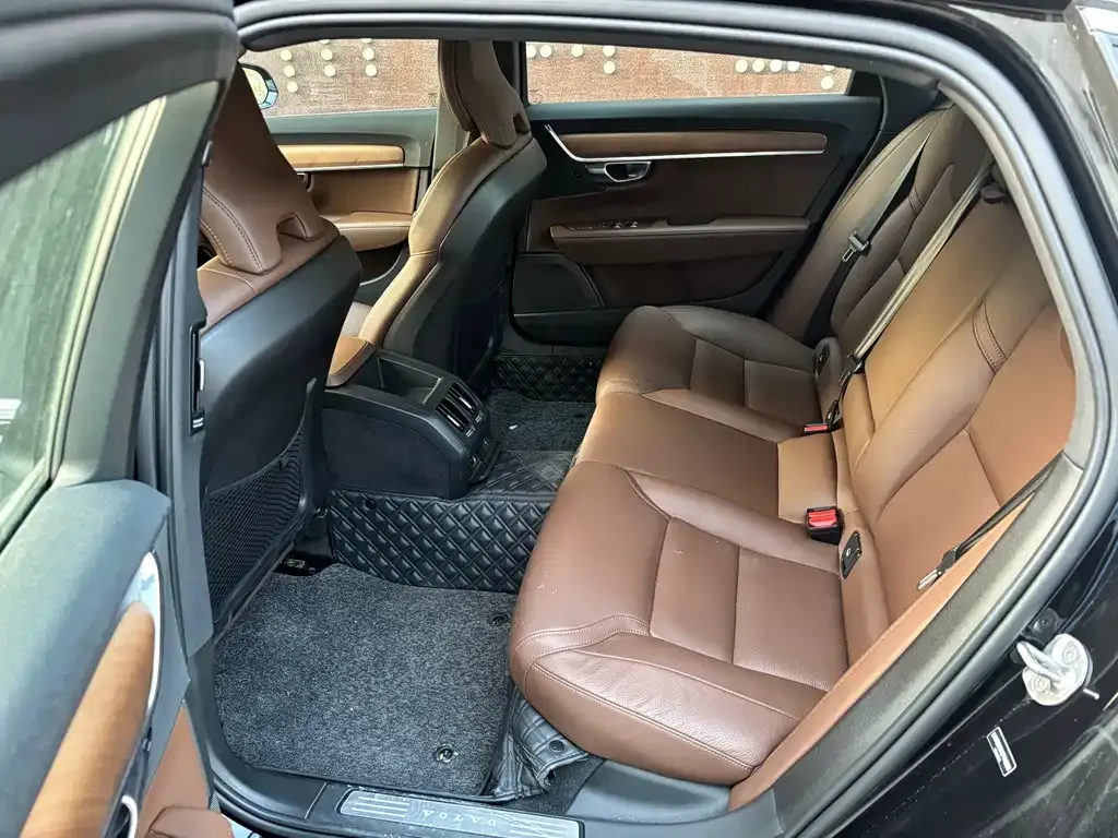 Volvo S90 2025 из CN, фото 9