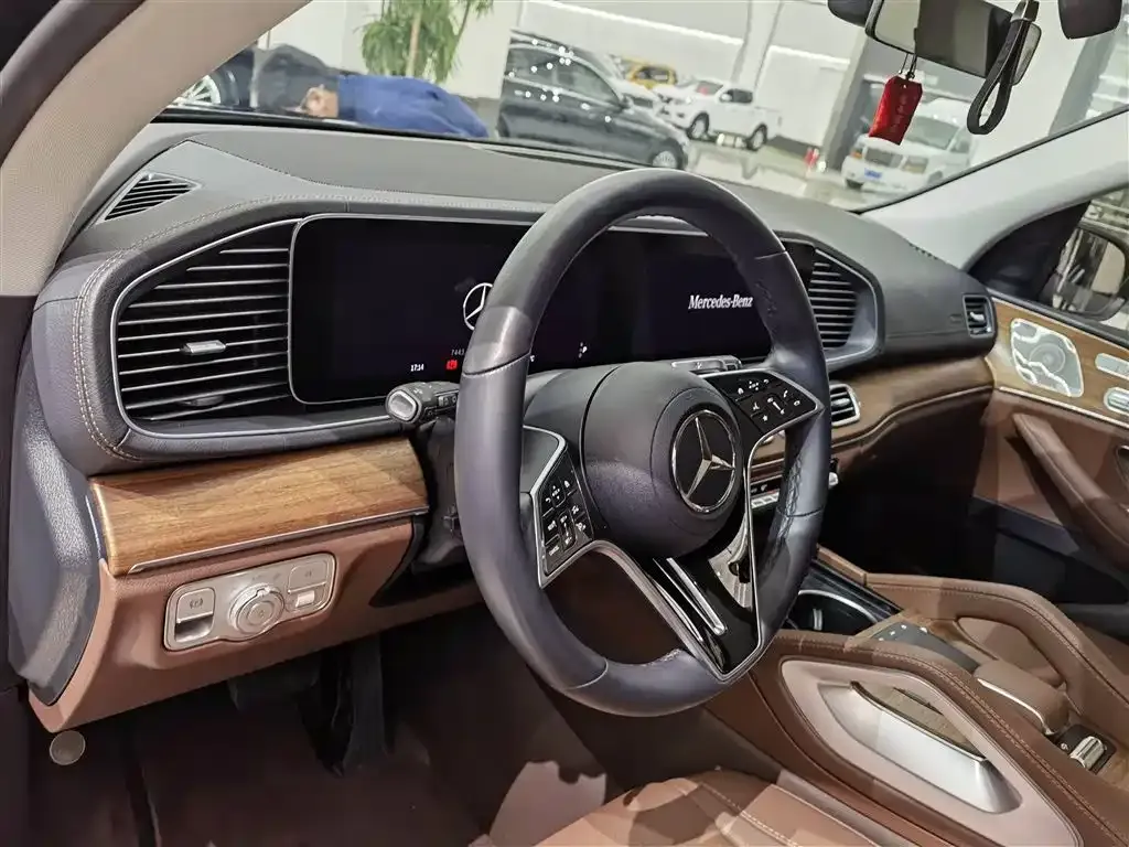 Mercedes-Benz GLE — фото 10
