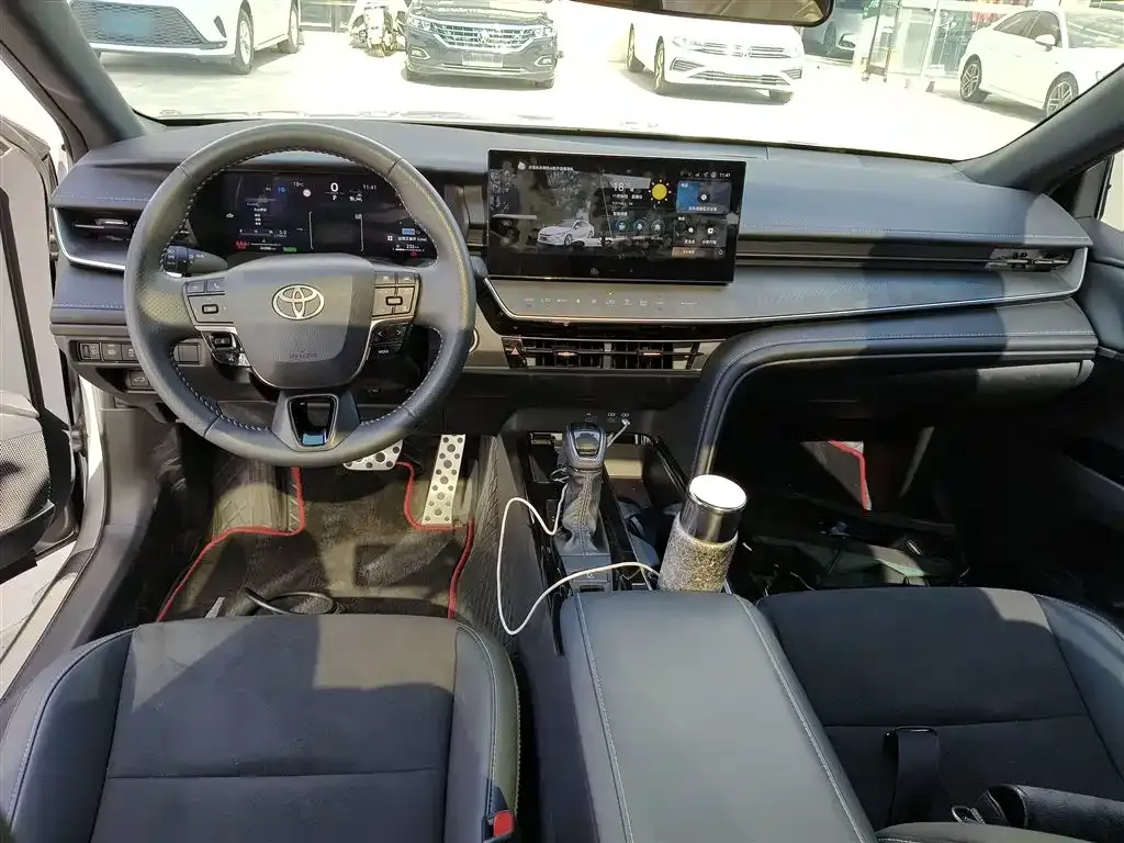 Toyota Camry 2024 из CN, фото 10
