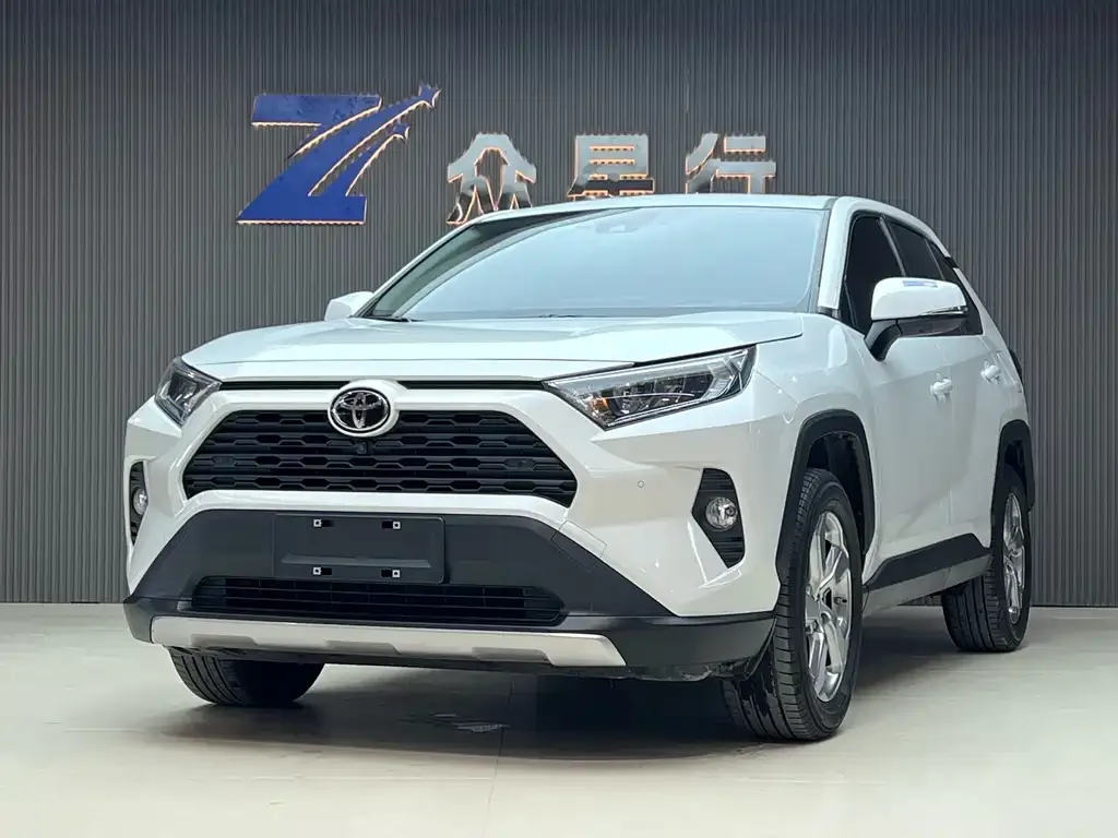 Toyota RAV4 2022 из CN, фото 1