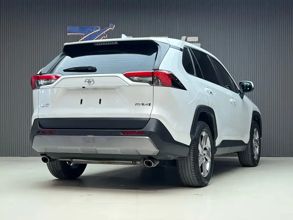 Toyota RAV4 2022 из CN, фото 10