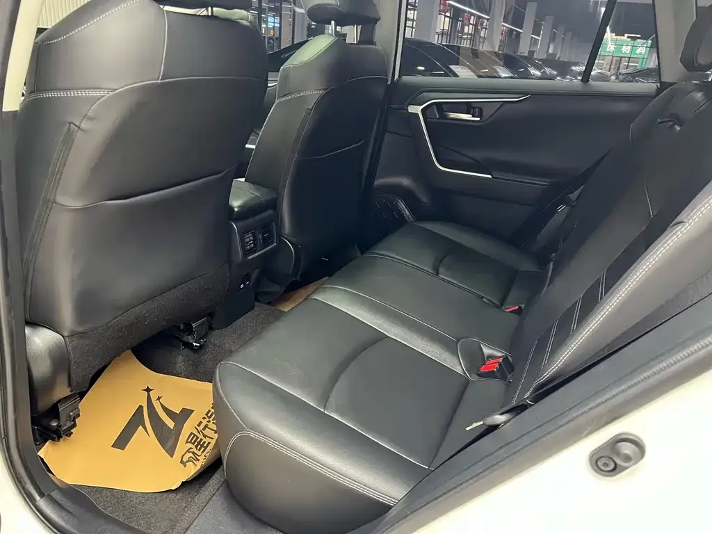 Toyota RAV4 2022 из CN, фото 6